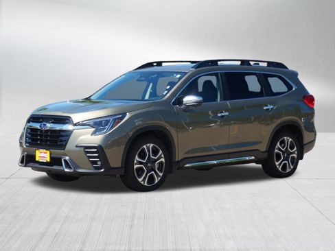 Used 2023 Subaru Ascent Touring AWD/4WD image 3