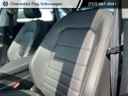Used 2024 Volkswagen Jetta SE FWD image 21