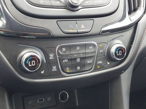 Used 2022 Chevrolet Equinox RS FWD image 18