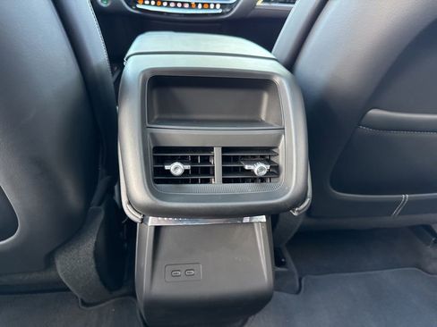 Used 2024 Cadillac Lyriq Sport AWD/4WD image 28