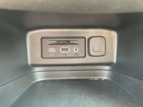 Used 2023 Chevrolet Equinox RS w/ RS Leather Package FWD image 18