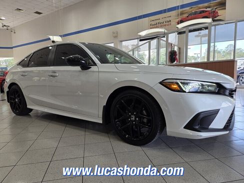 Used 2023 Honda Civic Sport image 3