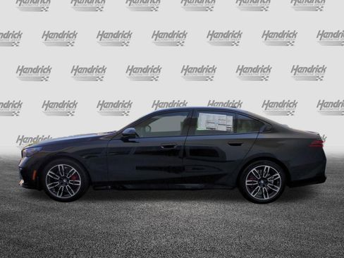 Used 2027 BMW 530i w/ M Sport Package RWD image 7