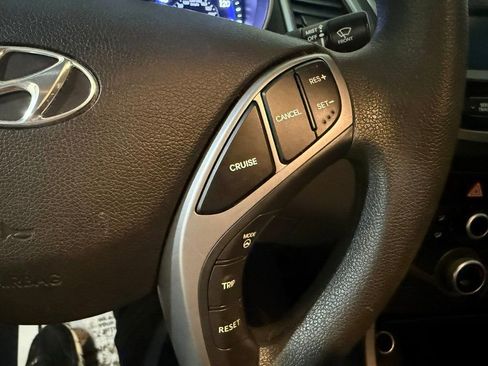 Used 2015 Hyundai Elantra SE w/ Option Group 02 image 31