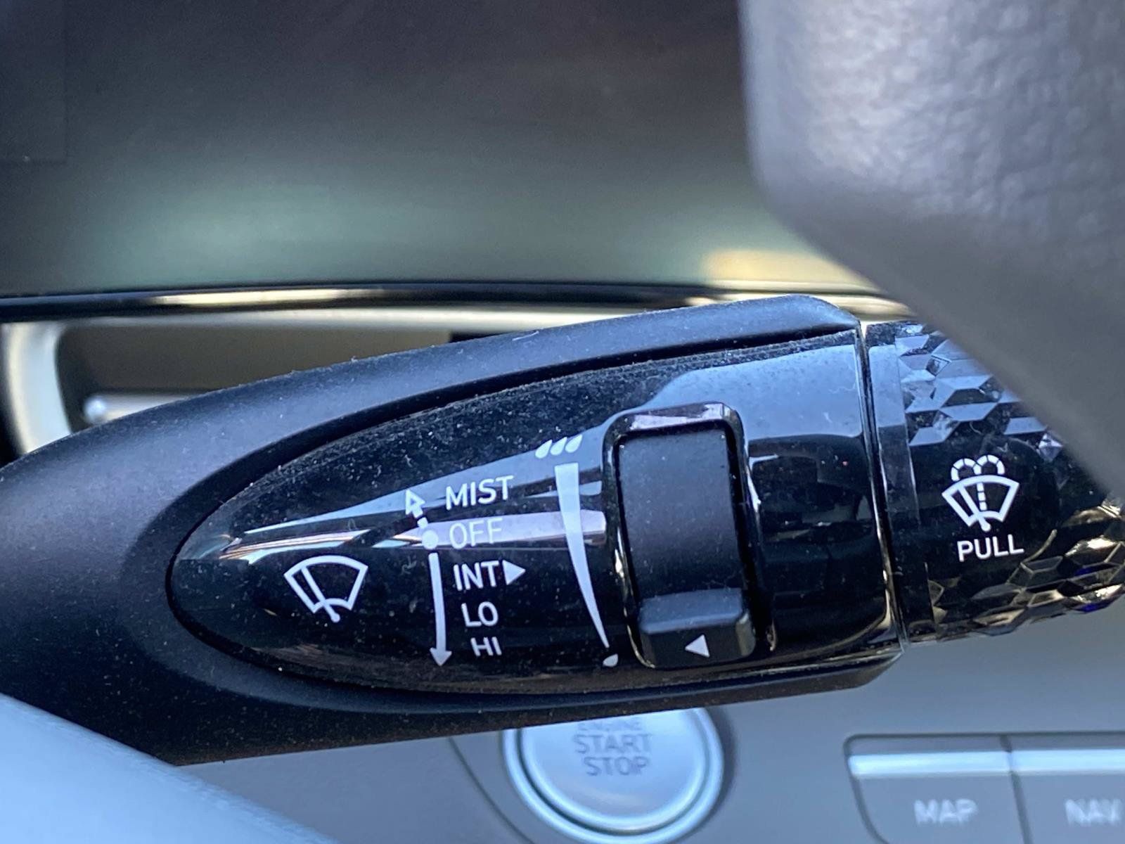 Used 2024 Hyundai Elantra SEL FWD image 18