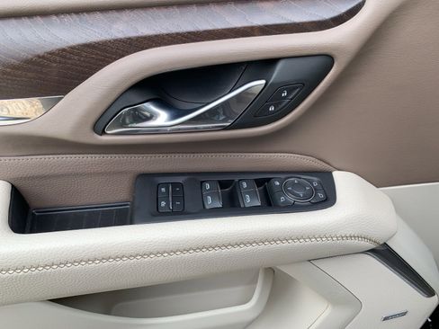 Used 2023 GMC Yukon Denali image 15