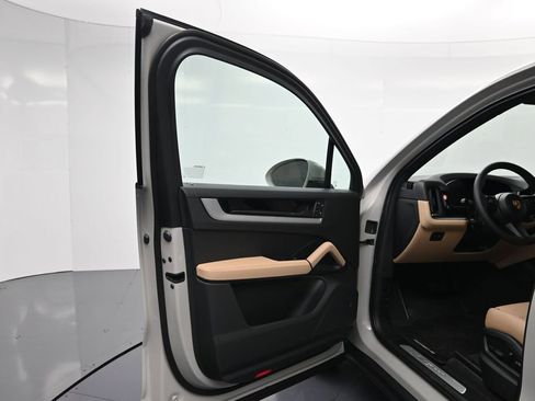 New 2026 Porsche Cayenne AWD/4WD image 15
