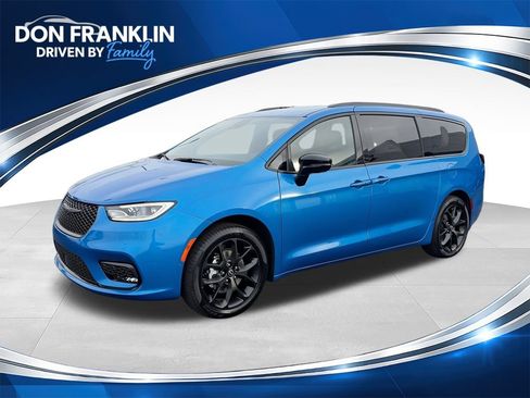 New 2026 Chrysler Pacifica Select w/ S Appearance Package FWD image 1
