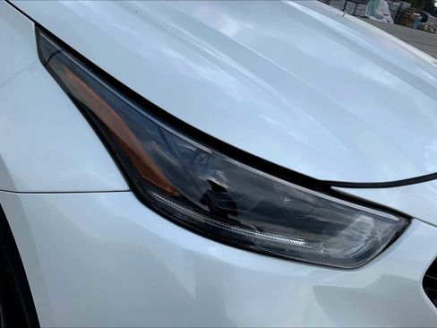 Used 2022 Toyota Highlander XSE FWD image 26