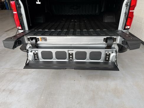 Used 2024 Chevrolet Silverado 2500 LTZ w/ LTZ Premium Package AWD/4WD image 24