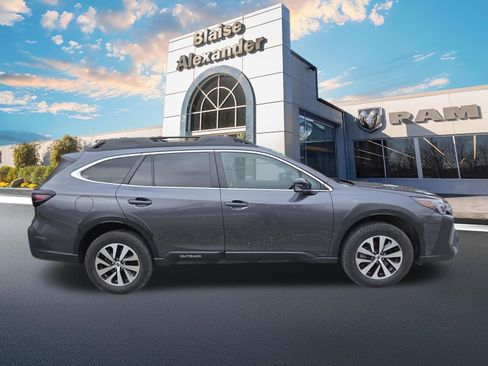 Used 2025 Subaru Outback Premium w/ Popular Package #1A AWD/4WD image 7