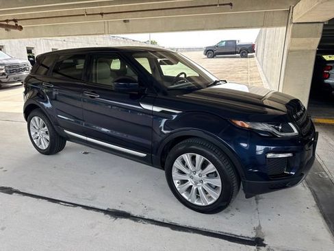Used 2019 Land Rover Range Rover Evoque HSE AWD/4WD image 16