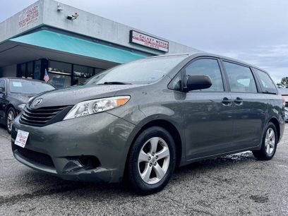 Used 2011 Toyota Sienna w/ Towing Pkg