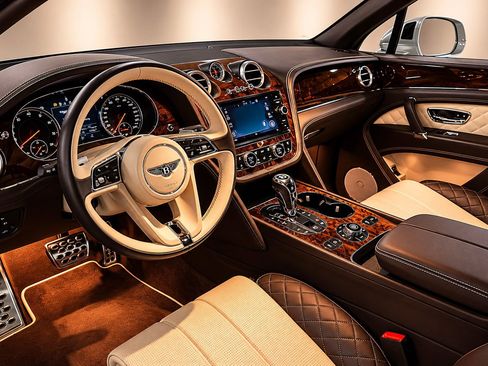 Used 2018 Bentley Bentayga AWD/4WD image 8