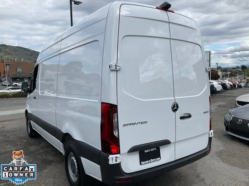 Used 2024 Mercedes-Benz Sprinter 2500 image 60