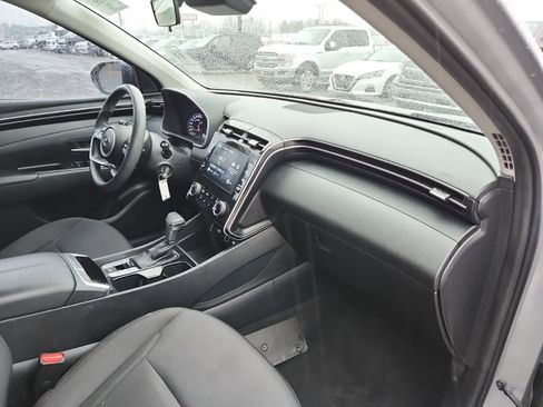 Used 2022 Hyundai Tucson SE image 17