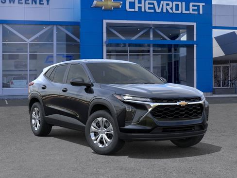 New 2026 Chevrolet Trax LS FWD image 7