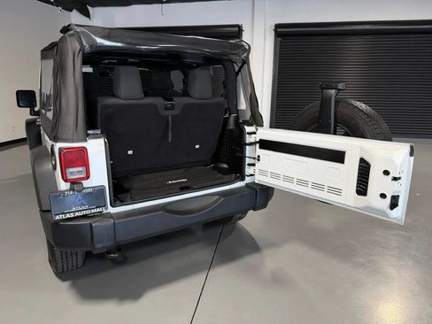 Used 2012 Jeep Wrangler Sport AWD/4WD image 13