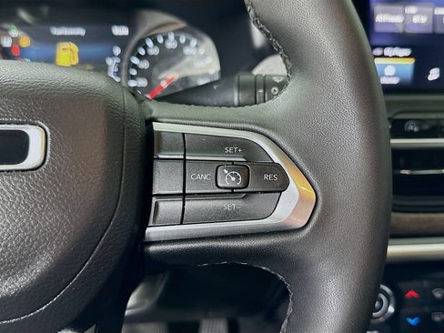 Used 2024 Jeep Compass Latitude AWD/4WD image 23