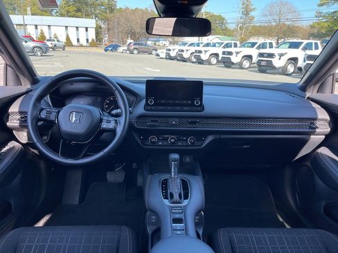 Certified 2025 Honda HR-V Sport image 12