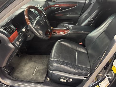 Used 2009 Lexus LS 460 AWD w/ Comfort Seating Pkg image 9