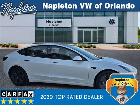 Used 2023 Tesla Model 3 Standard Range image 3