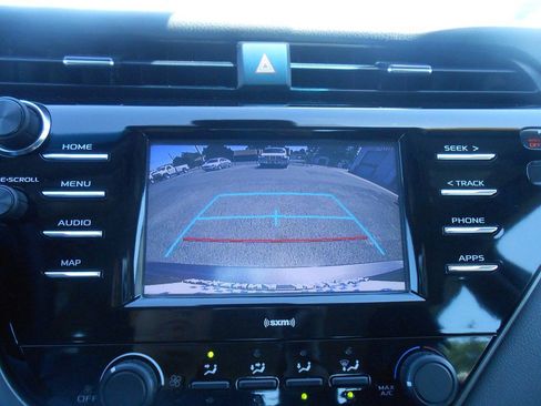 Used 2020 Toyota Camry LE FWD image 12