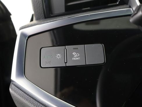 Certified 2025 Audi Q3 2.0T Premium Plus w/ Premium Plus Package image 27