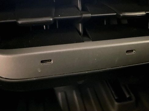 Used 2023 Tesla Model 3 Standard Range image 31