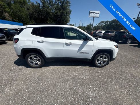 Used 2024 Jeep Compass Latitude AWD/4WD image 4