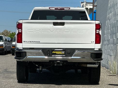Used 2025 Chevrolet Silverado 2500 LT w/ Convenience Package AWD/4WD image 5