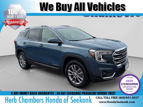 Used 2024 GMC Terrain SLT AWD/4WD image 1