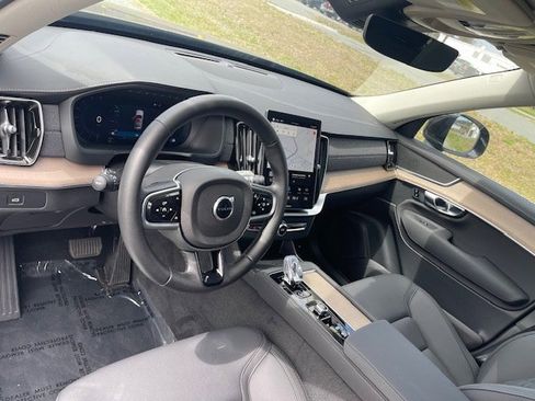 Used 2025 Volvo XC90 B6 Plus AWD/4WD image 12