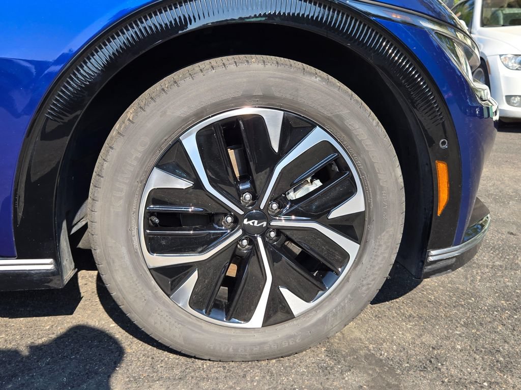 Used 2023 Kia EV6 Wind w/ Wind Technology Package AWD/4WD image 9