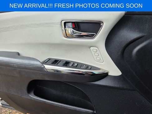 Used 2016 Toyota Avalon Limited image 10
