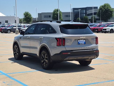 Used 2022 Kia Sorento S w/ Panoramic Sunroof Package AWD/4WD image 8