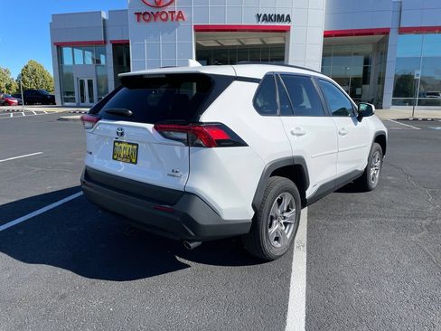 Used 2024 Toyota RAV4 LE AWD/4WD image 3