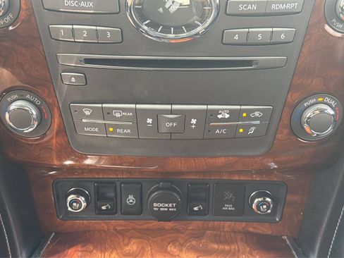 Used 2015 INFINITI QX80 4WD w/ Deluxe Technology Package image 36