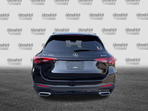 Used 2024 Mercedes-Benz GLC 300 4MATIC image 9