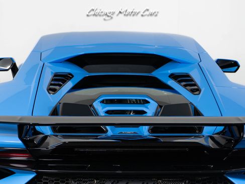 Used 2023 Lamborghini Huracan Tecnica image 14