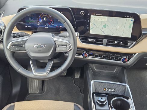 Used 2026 Chevrolet Equinox ACTIV w/ Convenience Package III image 28