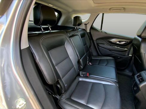 Used 2023 GMC Terrain SLT w/ Infotainment Package II FWD image 18