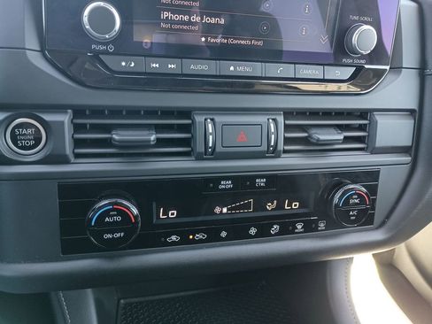 Used 2024 Nissan Pathfinder S image 25