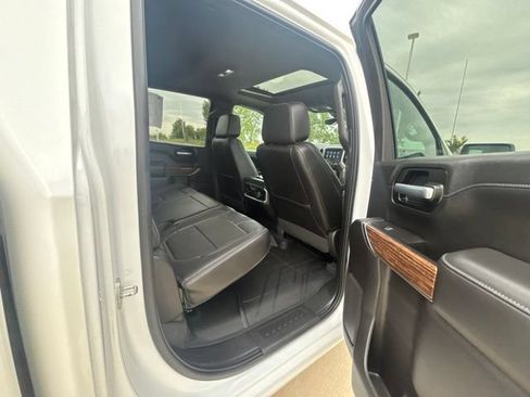 Used 2021 Chevrolet Silverado 1500 High Country w/ Technology Package AWD/4WD image 33