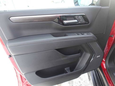 New 2026 Chevrolet Tahoe Premier w/ Sun And Tow Package AWD/4WD image 11