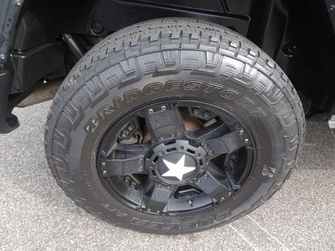 Used 2018 Jeep Wrangler Unlimited Sport S AWD/4WD image 32