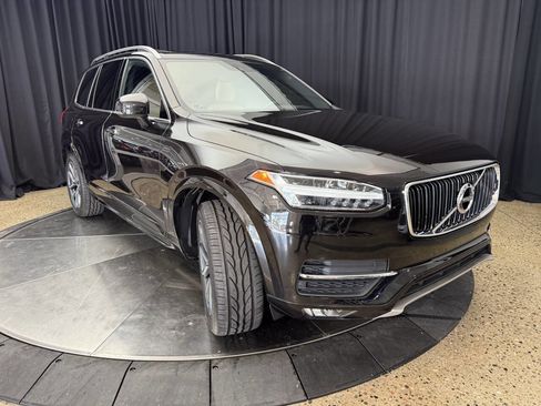 Used 2016 Volvo XC90 T6 Momentum w/ Momentum Plus Package image 4