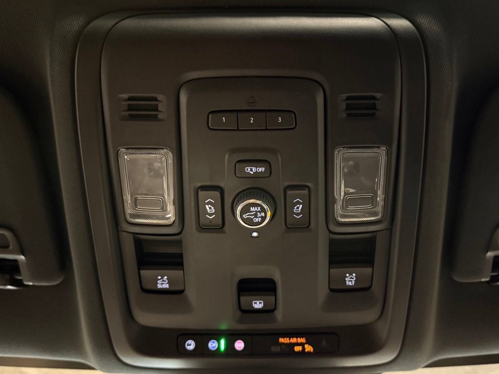 Used 2023 GMC Yukon SLT w/ SLT Premium Package AWD/4WD image 18