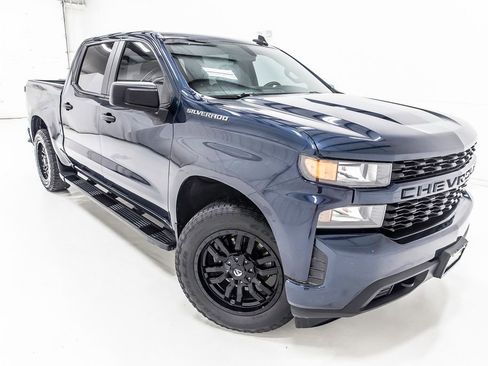 Used 2020 Chevrolet Silverado 1500 Custom w/ Custom Value Package image 9