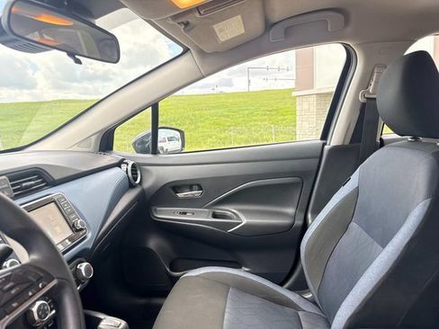 Used 2025 Nissan Versa SV FWD image 21